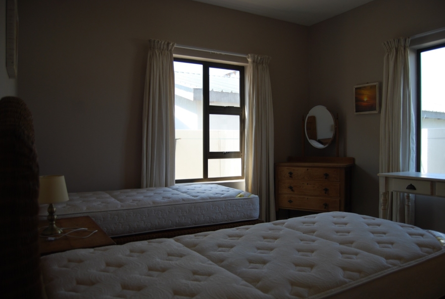 To Let 3 Bedroom Property for Rent in Calypso Beach Western Cape